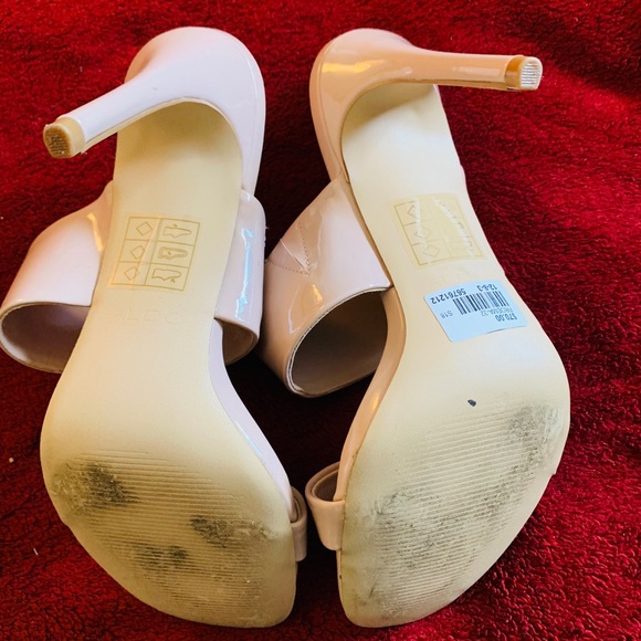 Shoes - Picture 4 of 5